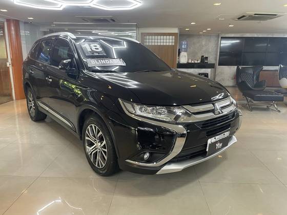 MITSUBISHI OUTLANDER 3.0 GT 4X4 V6 24V GASOLINA 4P AUTOMÁTICO MITSUBISHI OUTLANDER 3.0 GT 4X4 V6 24V GASOLINA 4P AUTOMÁTICO